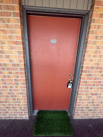 Front Door - 1065 University Ave. - Large 2 Bedroom on the Hill