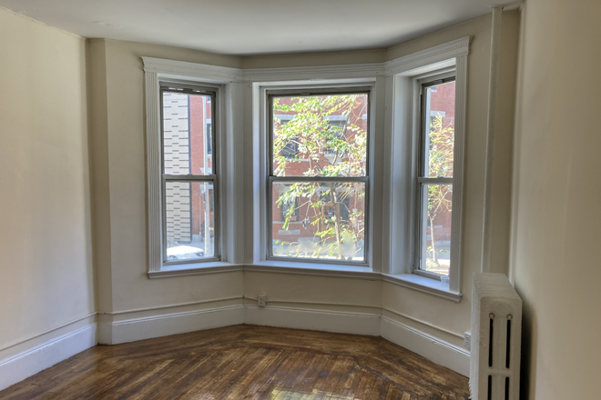 Bedroom - 2 Bed Available 9/1/26!! (No living room) *CONTACT NOAH 603-470-8181