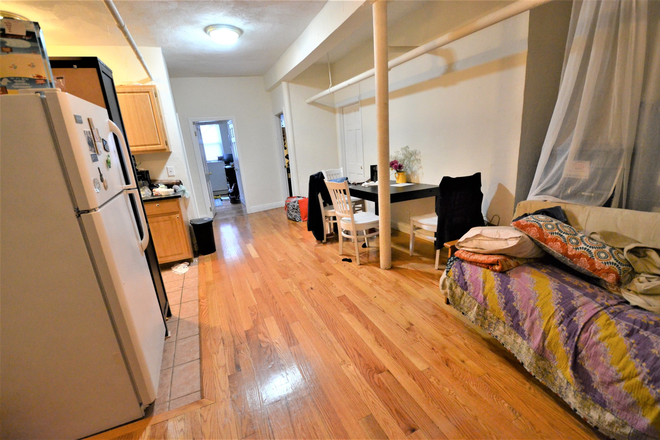 Kitchen - 3 Bed Available 9/1/25! *CONTACT NOAH 603-470-8181* Apartments