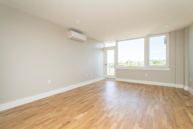 . - 1 BD/1 BA CAMBRIDGE APT | HOT WATER INCL | NO BROKER FEE | AVAILABLE 07/01