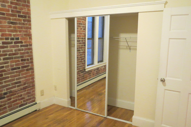 2 Bedroom - 409 Marlborough St. - NO Broker's Fee!!  -  Available 9/01 - Incredibly Spacious 2 Bed 1 Bath!! Apartments