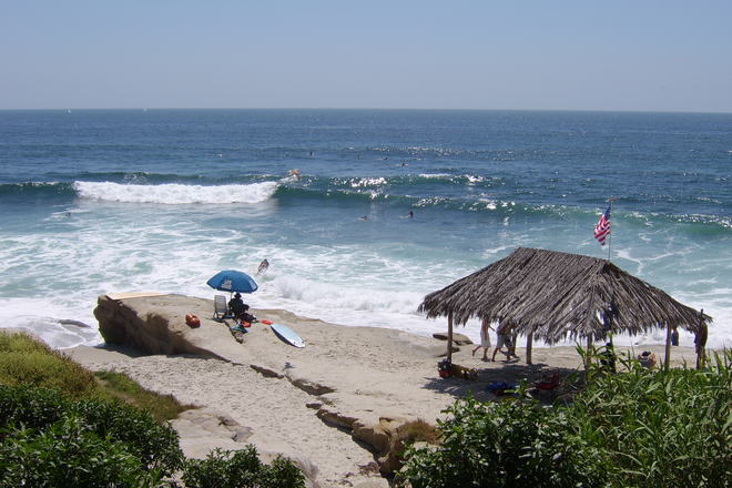 Windansea Beach - 2/1 apartment steps from Windansea Beach
