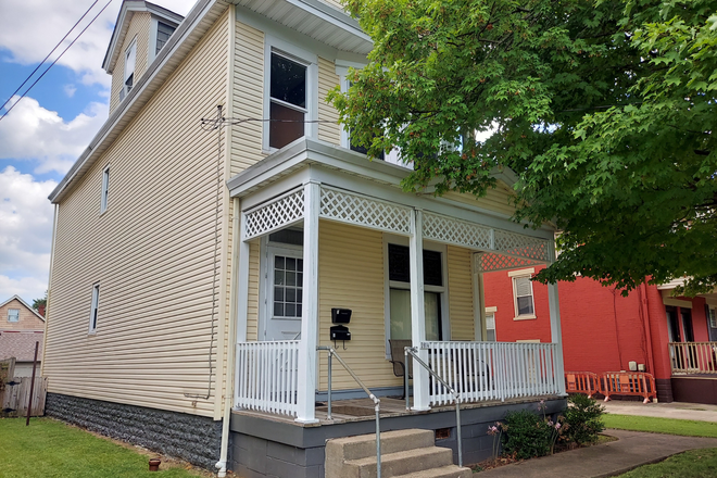 Street View Left - XU College House Realty 6 Bed House or 4 Bed, & 2 Bed Units Available