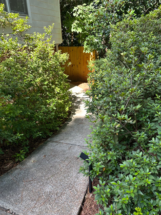Walkway - Private 1 Bedroom Apt in single family home, quiet neighborhood, includes all utilities