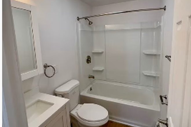 Bathroom - The Den at Hunting Lodge – Furnished Male Shared Room Near UConn Apartments