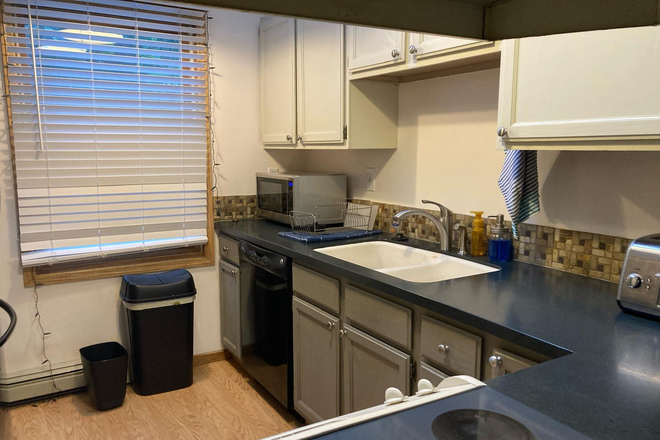 3 - AVAILABLE 6/5: 4736 Edison Ln Condo
