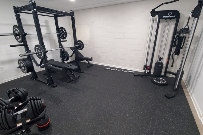 Gym - Furnished bedroom with Gym and Utilities Included in a Quiet Neighborhood House