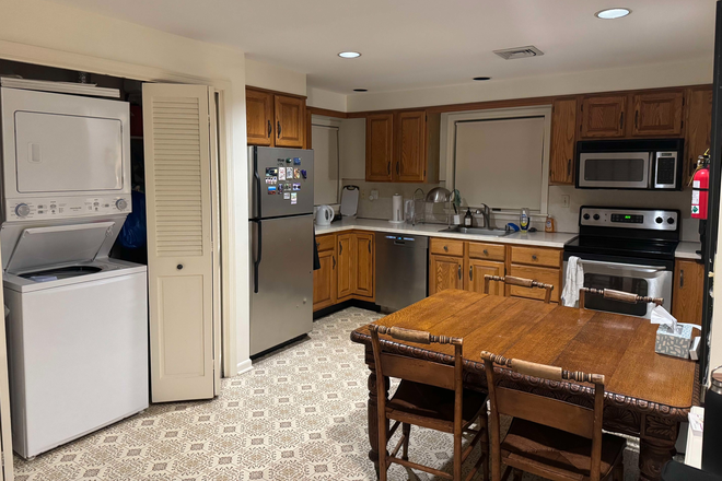 Kitchen & Dining Room - Furnished 1BR apt-Park Place-Princeton