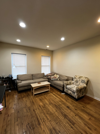 Living room- first floor - Seeking roommates for 2 Bedrooms& 1 Bath for our 12-month lease starting July 1st- 3 mins to UIC Lib Apartments