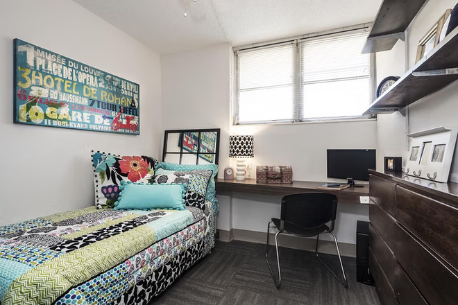 bedroom - The Courtyards, close to campus, cheap, good size