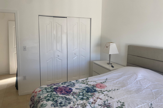 Bedroom 1 - FURNISHED 2 ROOMS 4 RENT / 1 BATHROOM ~ 5 MILES away from  FIU $875 UTILITIES INCLUDED House