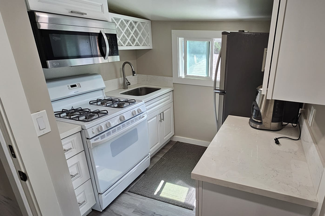 Kitchen - Chestnut Property Apartment - Potential On-Site Managers Unit