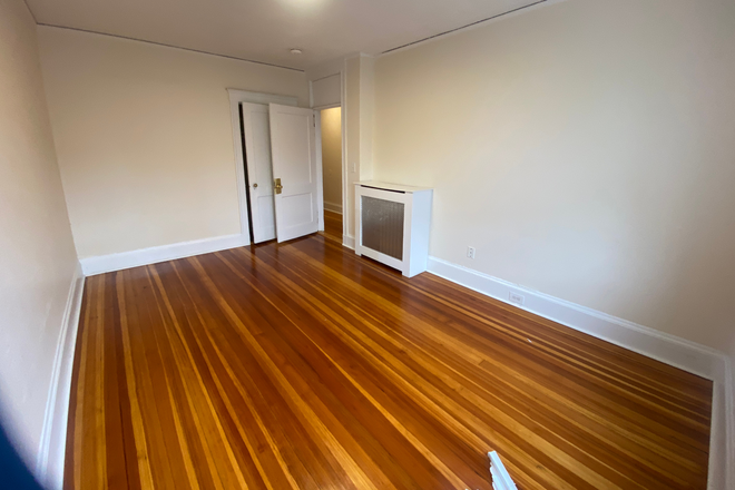 ! - Pet friendly NO BROKER FEE renovated 3 bed in Allston with balcony! HT/HW incl. Ref# 199572788 Apartments