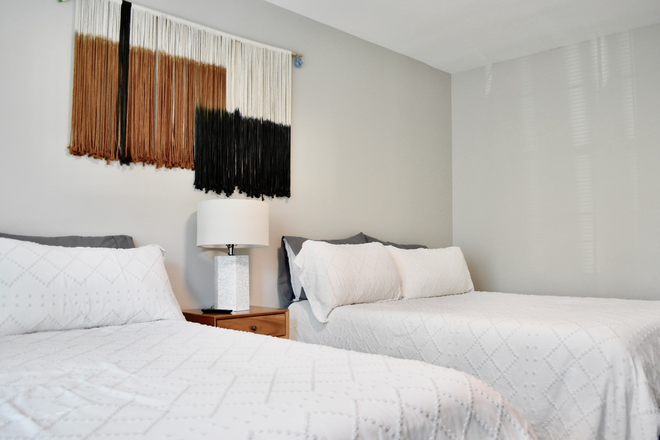 2-Queen Bedroom 1 - Fall 2025 | Off-Campus Student Rooms – Furnished 2-Queen Bedroom, All Utilities Included