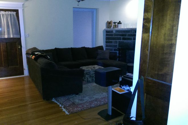 Living room - 931 wynnewood road 19151 House