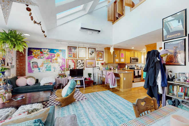 Living Area - RARE 3 Bed in Symphony with Laundry in UNIT!! Apartments