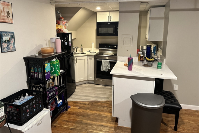 kitchen - LOCATION!! Stunning 2 Bed / 2 Bath w/ Heat&Hot Water Included!! Available 9/1/25!! Apartments