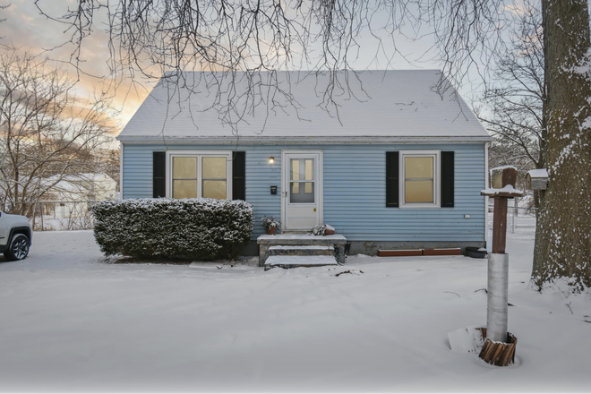 Front of home. - 522 Iris Ave