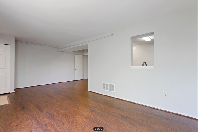 Living Room-2 - Walk to Campus - 4 BR Townhome for lease