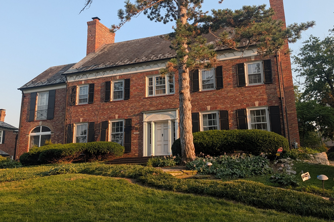Front of House from West - Westmoreland Dr Home (2 blocks from West Campus and TruFusion)