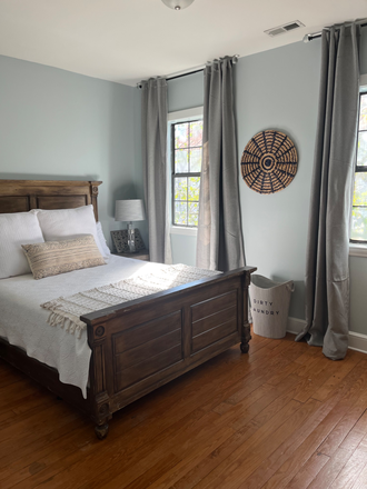 Bedroom - WALKING DISTANCE TO MUSC Duplex