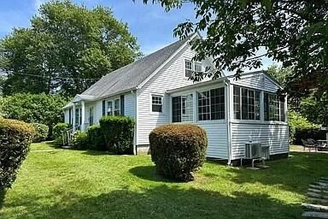 exterior side - Price reduction - rents to 3 or 4 people House