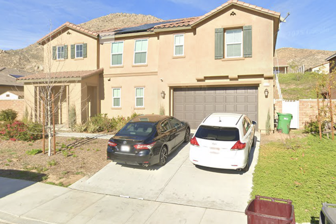 Outside of house, more details and photos of house will be disclosed privately! - House in High Grove