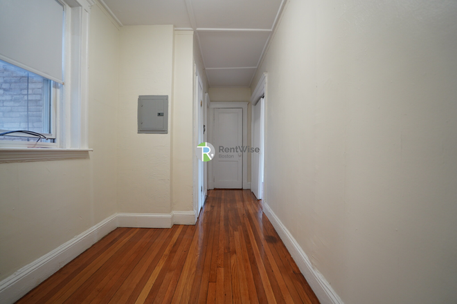 1 - AVAIL JAN 1st or NOW w/ NO FEE! - Awesome Fenway 1 bed Split! H/HW inc. Elevator Apartments