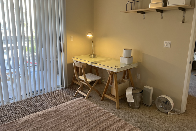 Bedroom - Luxury Condo Community | Furnished | Month-to-Month | Graduate & Professional | Female Housing