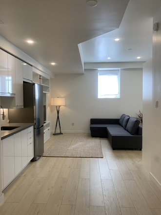 Bachelor with tall ceilings. Newly renovated space. - Pape and Danforth Steps Away from Pape Station Newly Renovated Bachelor Apartments