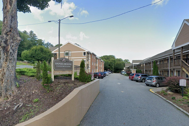 Street View - Daniel Boone Condos