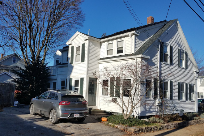 front of house - Fully furnished 3+ bedroom home in a 2 family historical home in Arlington Center