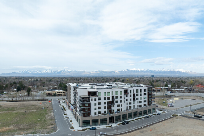 Aerial View - Grandeur Apartments