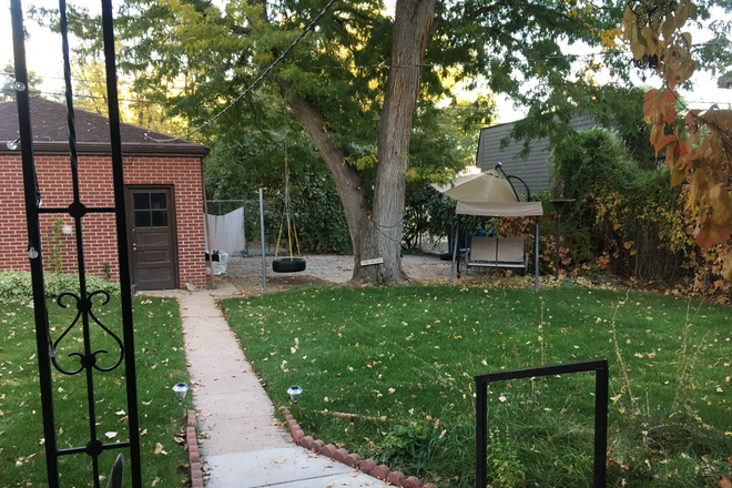 Back yard - Edgewater, CO Large, well-lit basement room with separate entrance (near Sloans Lake, Wheat Ridge)