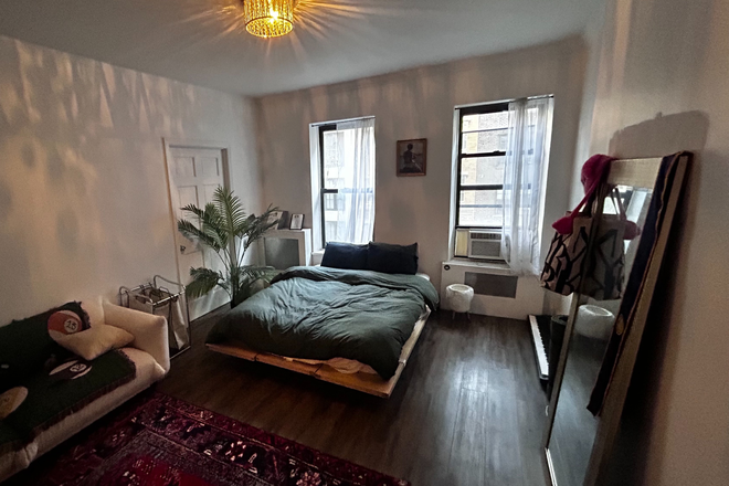 Bedroom - 3bd Apartment in Midtown East