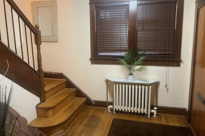 1st Floor Vestibule - Walk To CUA  -  Crazy Convenient!! House