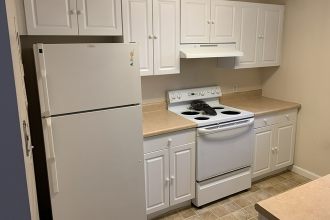 Kitchen - STUNNING 2 BED KENMORE SQ 09/01 BEACON ST CLOSE TO BU AND TRAIN Apartments