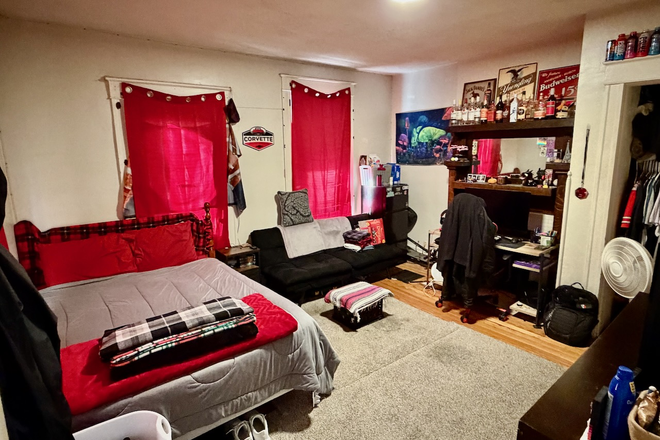 BED - 2346 STRATFORD 5BD/2BATH House