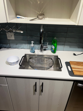 Kitchen - Hub on 3rd Ave. Apartments