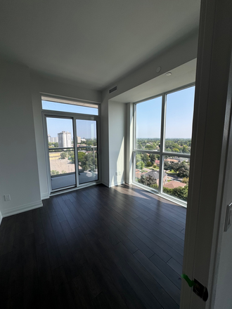 living room - Master bedroom with bathroom / room with shared bathroom