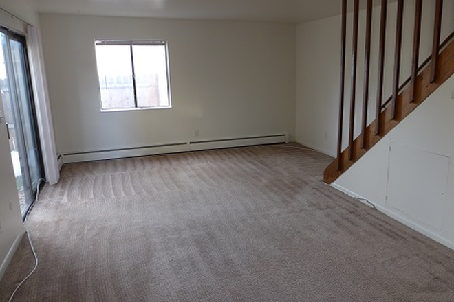 2 - AVAILABLE 6/5: 3580 Arthur Ct. #1 Townhome