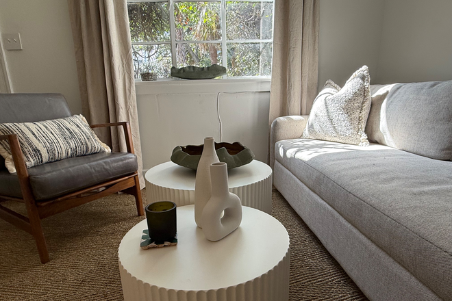 Living room - Chic Furnished carriage house in Harleston Village-WALK to MUSC & Downtown