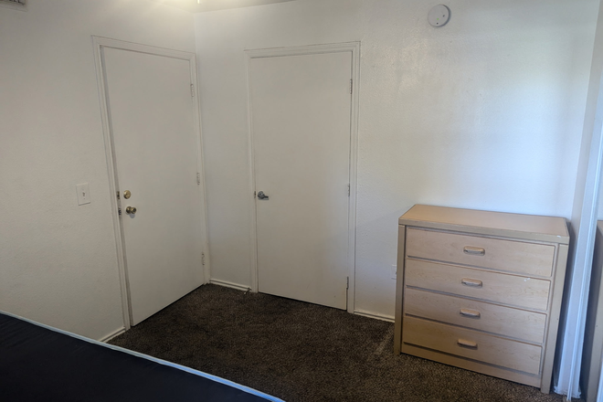 whole room - Riverwalk Luxury Apartments