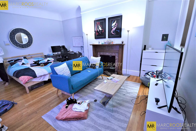 Call call or text Arezou at 617-584-7817 - Cute studio on the Kenmore Square/Back Bay border. NO BROKER FEE!!! Apartments