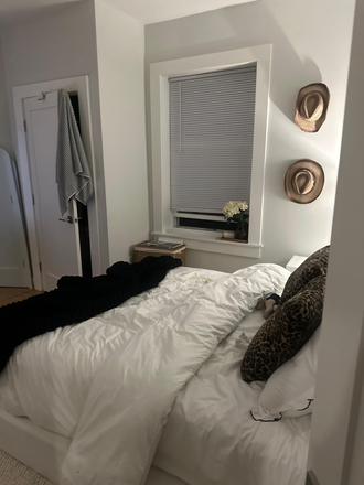 bedroom - apartment close to campus