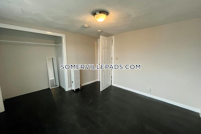 Bedroom - New Listing! NO BROKER FEE! 5 Bed 2 Bath Apartment on Sunset Rd. in Somerville!