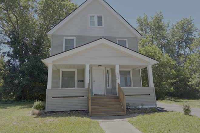 Outside Streetview - $2,650/mo total (~$530/bed!) 🔥🎓 CWRU Alum-Owned (’17) | Fully Renovated 5BR/3BA House