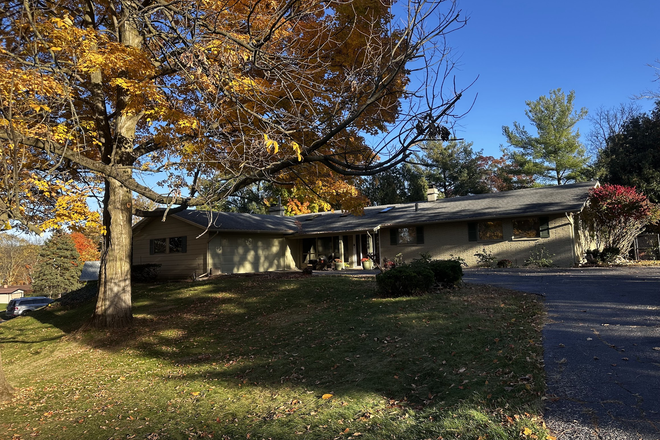 Front of home. Wooded neighborhood with sidewalks - Twyckenham Hills less than 5 miles from campus