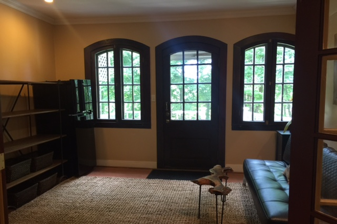 Living room - 2 Bed in a 2 Bed/1 Bath -Walk to BC Apartments