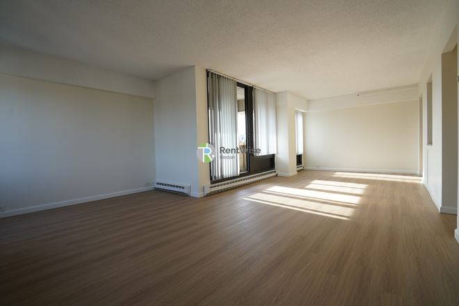 . - Move-In Now–Sept – Prime Central Square 1 Bed | Renovated Unit | No Fee Condo